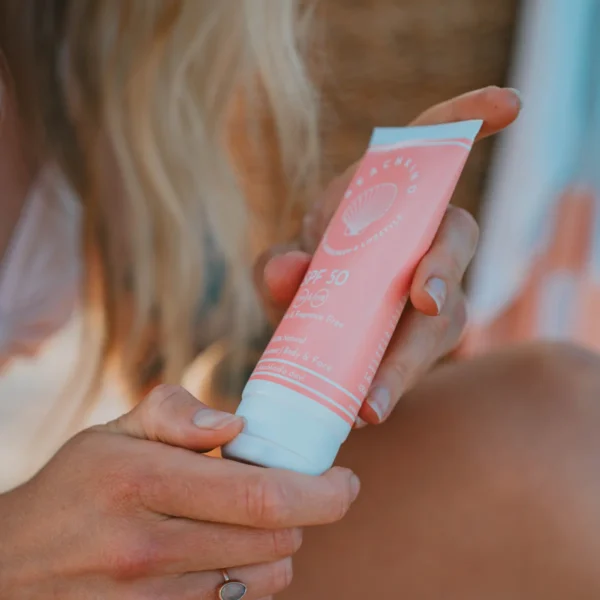Слънцезащита без аромат за атопична кожа и бебета Beachkind